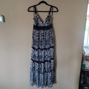 Alyn Paige Black & White Print Maxi Dress, Size 7/8